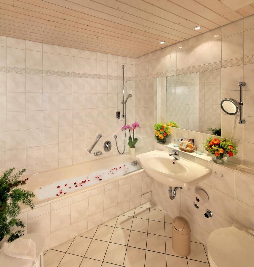 Waldhotel Fehrenbach Гінтерцартен Номер фото